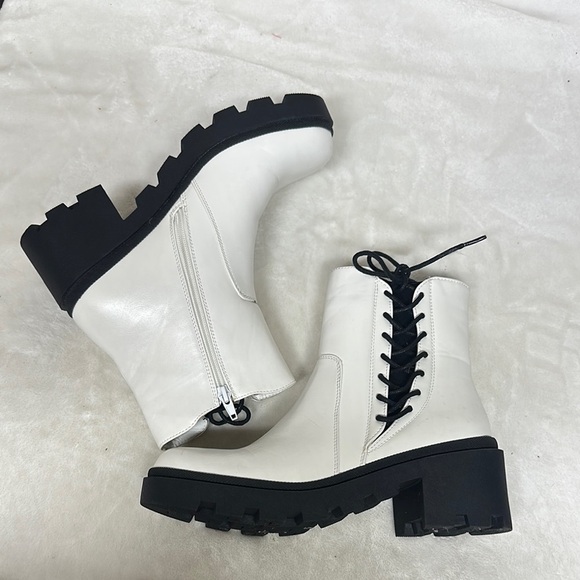 Pierre Dumas Shoes - Pierre Dumas White and Black Lace Up Boots